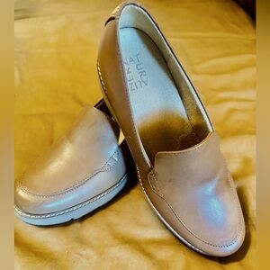 Naturalizer Cabernet lug sole loafer size 9 M. NWT